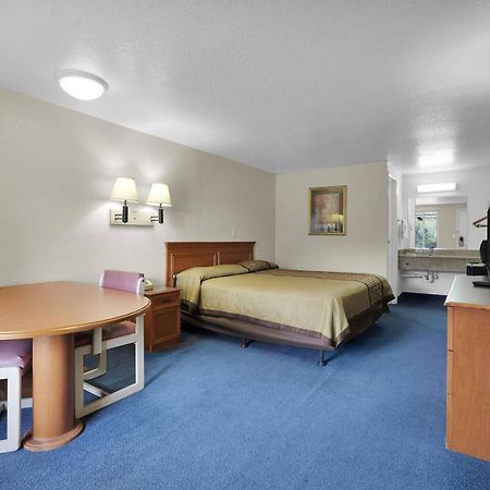 Knights Inn Jacksonville At Dix Ellis Trail Екстер'єр фото