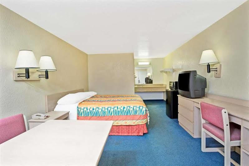 Knights Inn Jacksonville At Dix Ellis Trail Екстер'єр фото